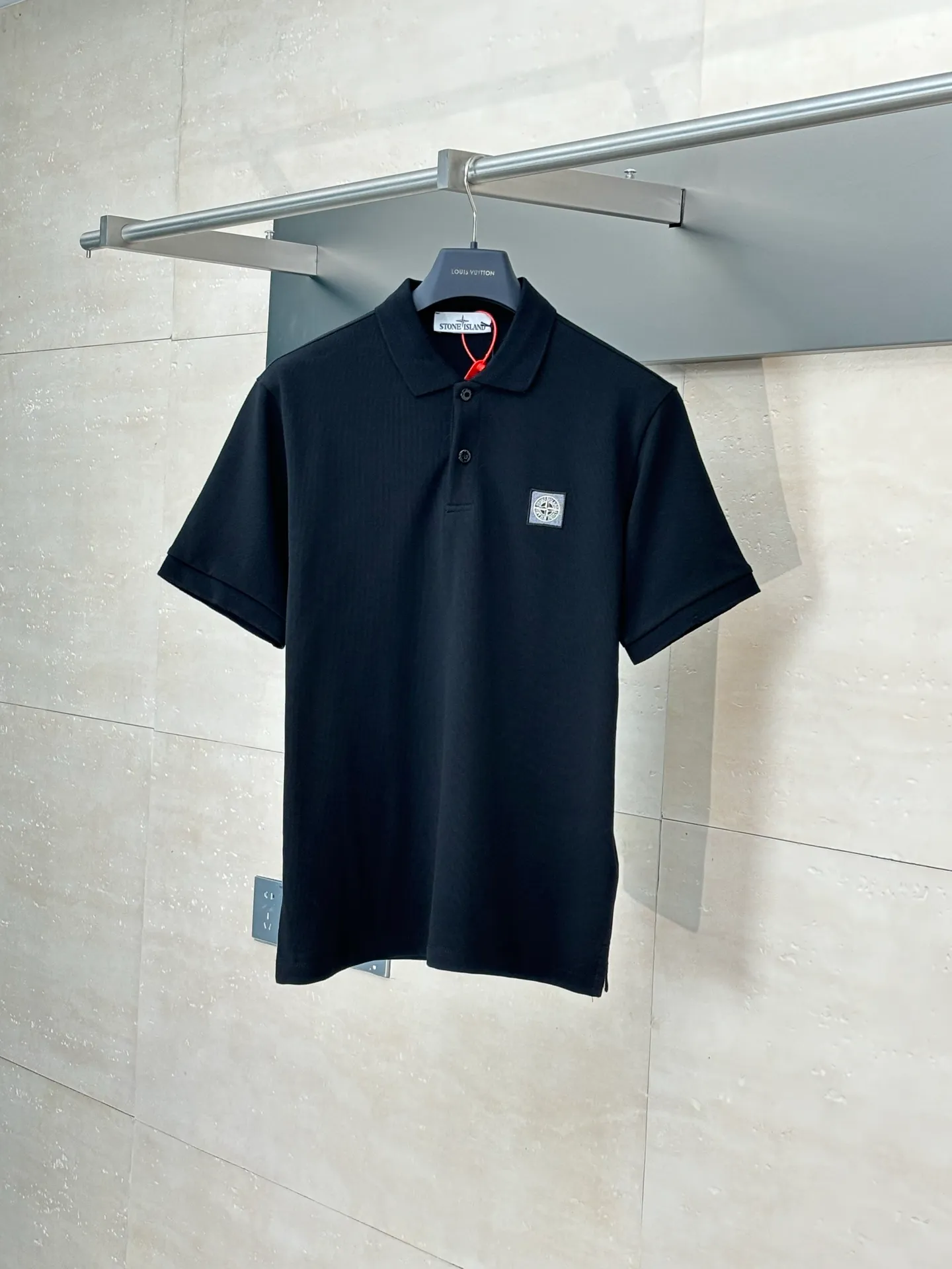 🅿️320 STONE ISLAN*/Stone Island Badge patch embroidery POLO shirt Customized pique pure cotton sateen Breathable air cotton Adopt imported machine patch embroidery technology Use advanced computer control system and precision mechanical components to realize Compass badge embroidery operation, showing an embroidery effect with both clarity and three-dimensionality, the overall line routing is straight and delicate, the fabric is comfortable and soft, and the color is consistent without color difference It can be matched with the same style to create a fashionable look, and can be used in various occasions. Customized accessories, complete with three standards, same style for men and women!  Size：S/M/L/XL